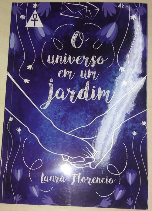 EX-ALUNA DE IGUATU LANÇA LIVRO LITERÁRIO