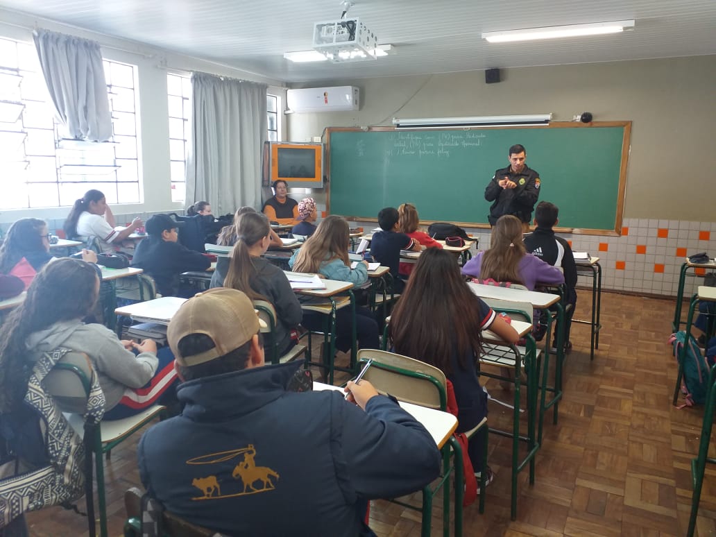 RODAS DE CONVERSA ABORDAM PREVENÇÃO ÀS DROGAS