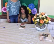 ESTUDANTE LANÇA LIVRO DE POESIAS EM CAFELÂNDIA