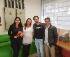 POESIA E ARTE VALORIZAM COMUNIDADE ESCOLAR E FACILITAM A APRENDIZAGEM