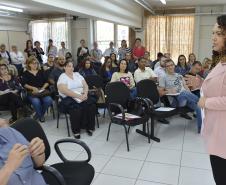 DIRETORES PARTICIPAM DE REUNIÃO NO NRE
