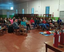 EDUCADORES APRENDEM SOBRE PRIMEIROS SOCORROS E COMBATE A INCÊNDIOS
