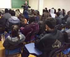 RODAS DE CONVERSA ABORDAM PREVENÇÃO ÀS DROGAS