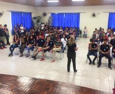 NRE APRESENTA CURSOS DO MEDIOTEC À COMUNIDADE ESCOLAR