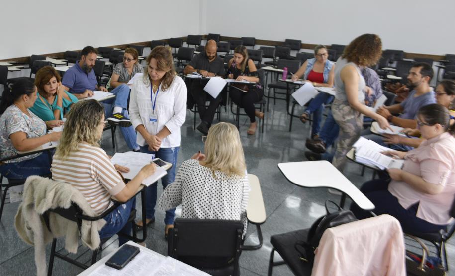 DIRETORES E PEDAGOGOS SOCIALIZAM PLANOS DE AÇÃO DIRETORES E PEDAGOGOS SOCIALIZAM PLANOS DE AÇÃO