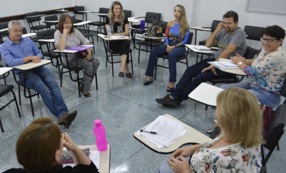 DIRETORES E PEDAGOGOS SOCIALIZAM PLANOS DE AÇÃO DIRETORES E PEDAGOGOS SOCIALIZAM PLANOS DE AÇÃO