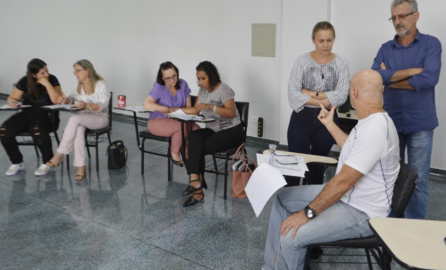 DIRETORES E PEDAGOGOS SOCIALIZAM PLANOS DE AÇÃO DIRETORES E PEDAGOGOS SOCIALIZAM PLANOS DE AÇÃO
