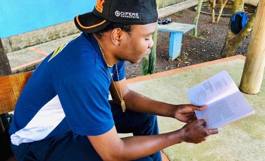 Das palavras para a vida: Projeto faz estudantes mergulharem na leitura Das palavras para a vida: Projeto faz estudantes mergulharem na leitura