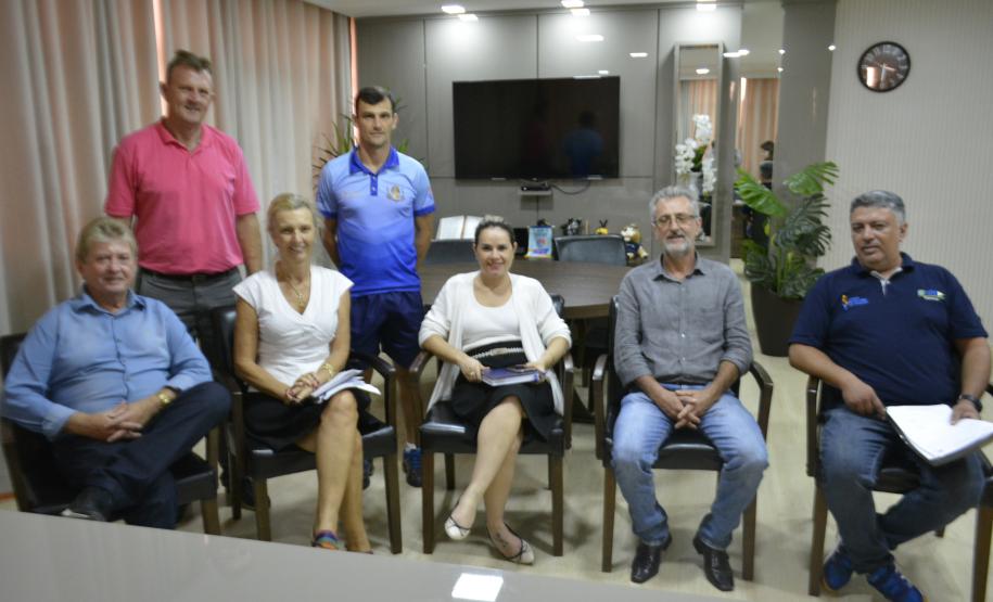 CAFELÂNDIA SEDIARÁ MACRORREGIONAL DOS JOGOS ESCOLARES DO PARANÁ CAFELÂNDIA SEDIARÁ MACRORREGIONAL DOS JOGOS ESCOLARES DO PARANÁ