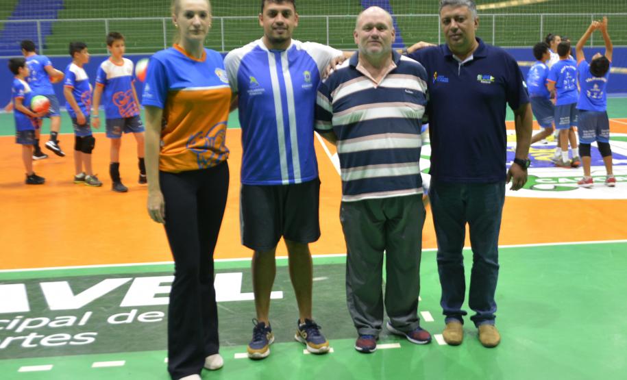 CE SÃO CRISTÓVÃO REPRESENTARÁ CASCAVEL NO PARANAENSE DE VÔLEI CE SÃO CRISTÓVÃO REPRESENTARÁ CASCAVEL NO PARANAENSE DE VÔLEI