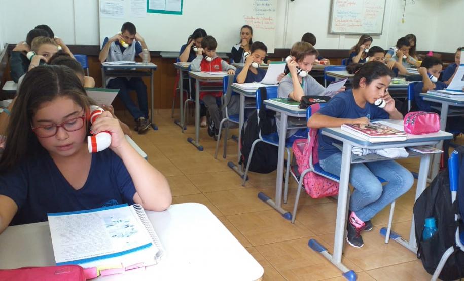 COLÉGIO OCTÁVIO TOZO IMPLANTA PROJETO "SUSSURROFONE" PARA INCENTIVO À LEITURA