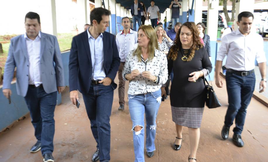 SECRETÁRIO DE ESTADO DA EDUCAÇÃO VISITA CASCAVEL SECRETÁRIO DE ESTADO DA EDUCAÇÃO VISITA CASCAVEL