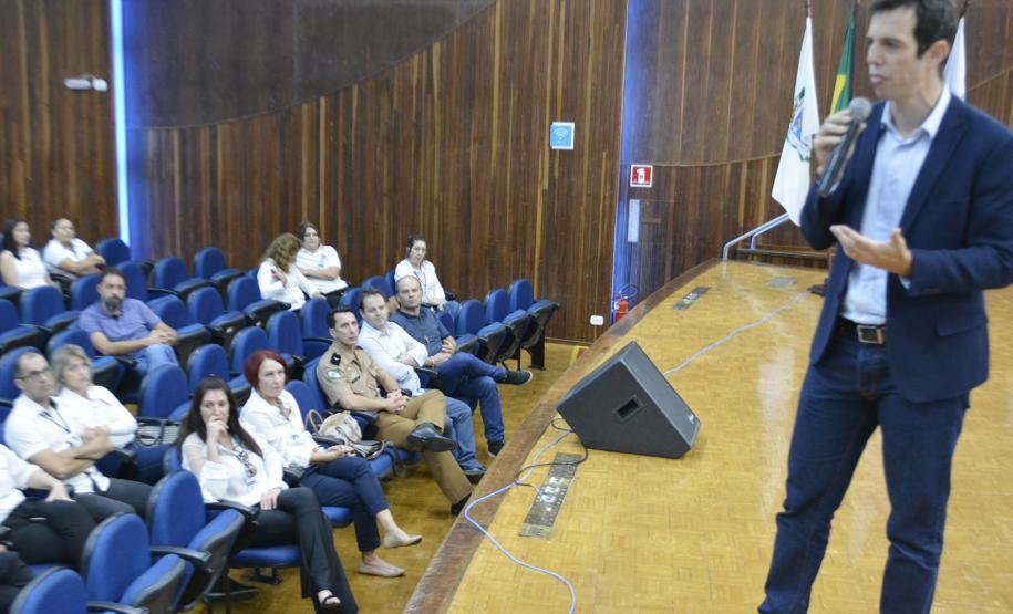 SECRETÁRIO DE ESTADO DA EDUCAÇÃO VISITA CASCAVEL SECRETÁRIO DE ESTADO DA EDUCAÇÃO VISITA CASCAVEL