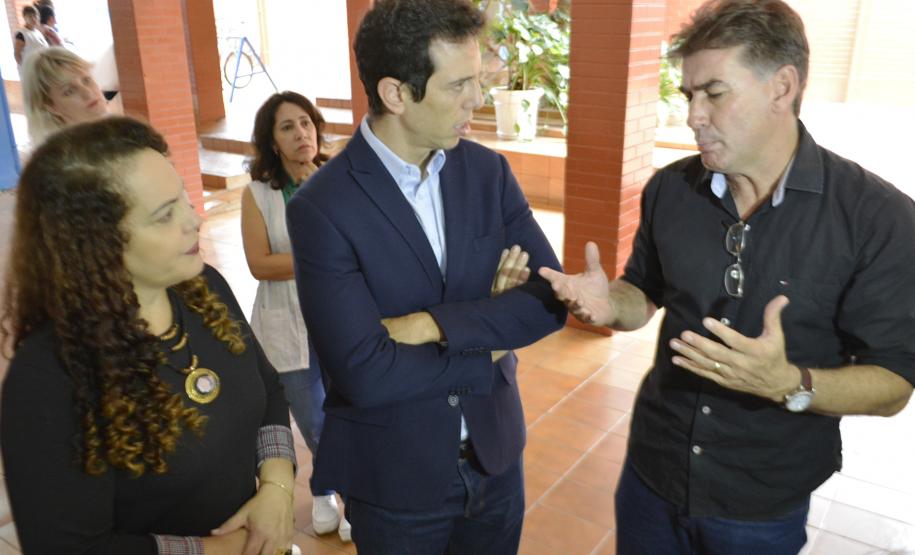 SECRETÁRIO DE ESTADO DA EDUCAÇÃO VISITA CASCAVEL SECRETÁRIO DE ESTADO DA EDUCAÇÃO VISITA CASCAVEL