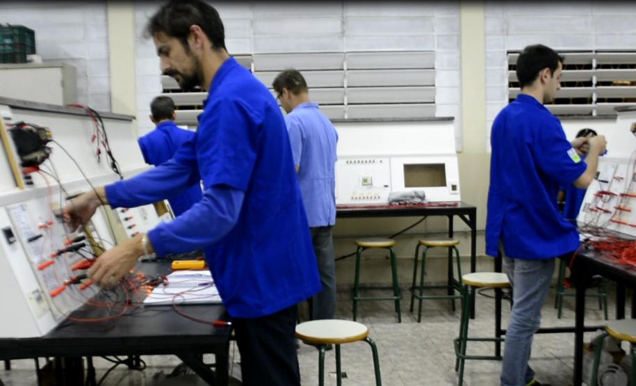 REDE ESTADUAL OFERECE MAIS DE 10 CURSOS TÉCNICOS GRATUITOS EM CASCAVEL
