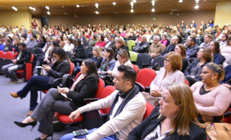 EVENTO COM GESTORES MARCA LANÇAMENTO DO PROGRAMA PRESENTE NA ESCOLA