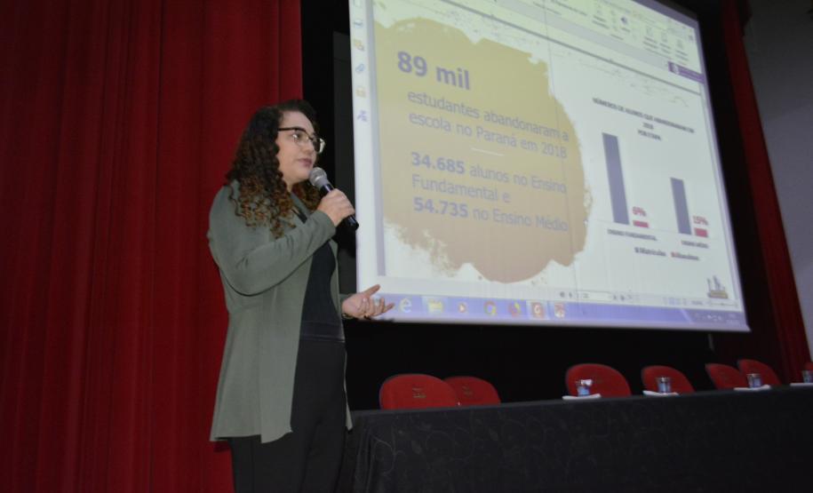 EVENTO COM GESTORES MARCA LANÇAMENTO DO PROGRAMA PRESENTE NA ESCOLA