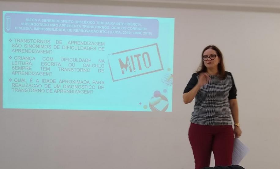 PROFESSORES ESTUDAM DISTÚRBIOS DE APRENDIZAGEM E DISLEXIA PROFESSORES ESTUDAM DISTÚRBIOS DE APRENDIZAGEM E DISLEXIA