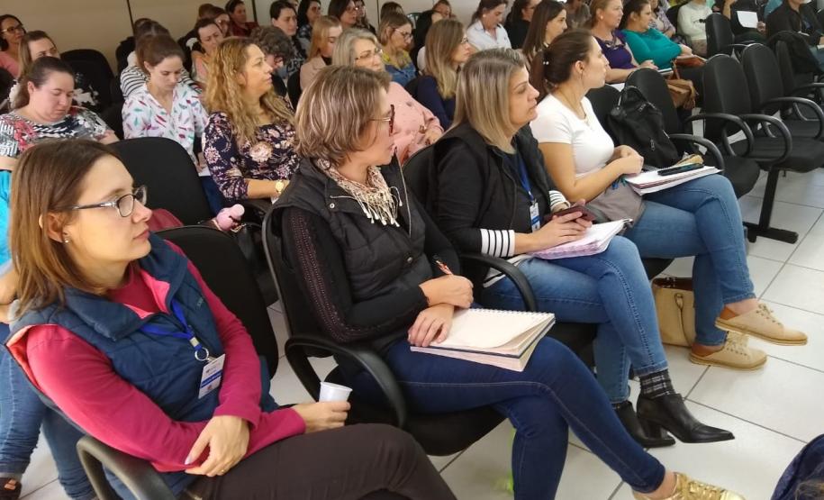 PROFESSORES ESTUDAM DISTÚRBIOS DE APRENDIZAGEM E DISLEXIA PROFESSORES ESTUDAM DISTÚRBIOS DE APRENDIZAGEM E DISLEXIA