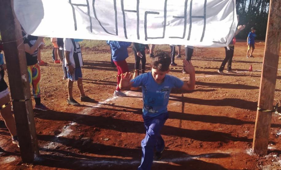 ATLETISMO TRANSFORMA A ROTINA DE ESTUDANTES DO CAMPO
