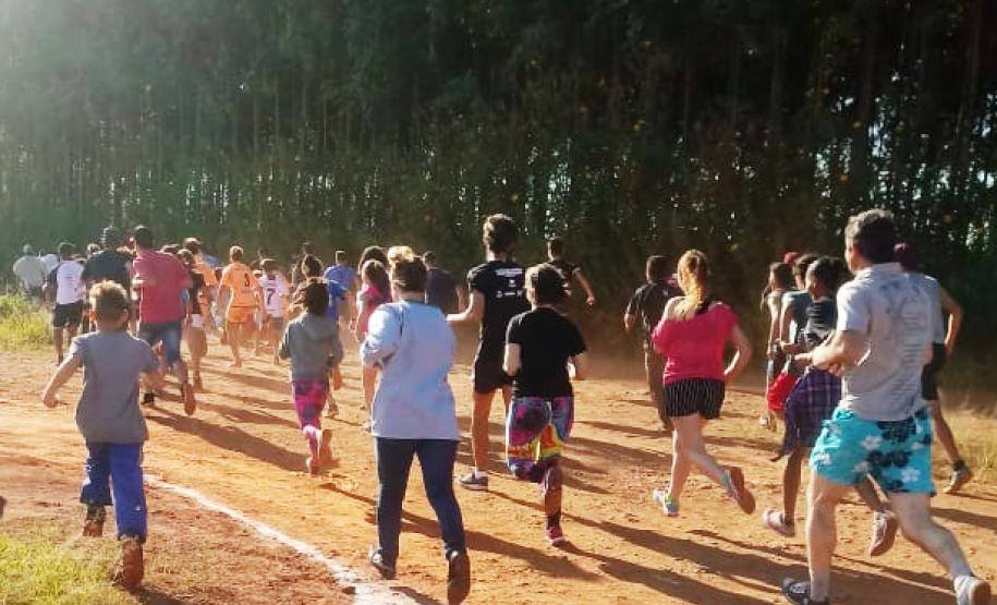 ATLETISMO TRANSFORMA A ROTINA DE ESTUDANTES DO CAMPO