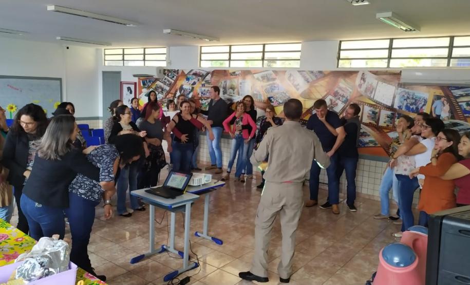 EDUCADORES DA REGIÃO PARTICIPAM DE FORMAÇÃO PARA BRIGADISTAS ESCOLARES EDUCADORES DA REGIÃO PARTICIPAM DE FORMAÇÃO PARA BRIGADISTAS ESCOLARES