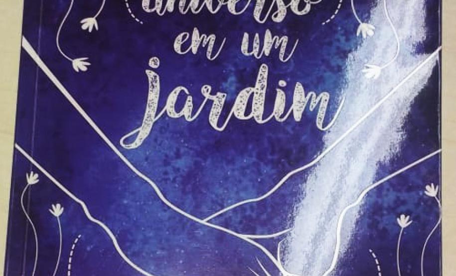 EX-ALUNA DE IGUATU LANÇA LIVRO LITERÁRIO