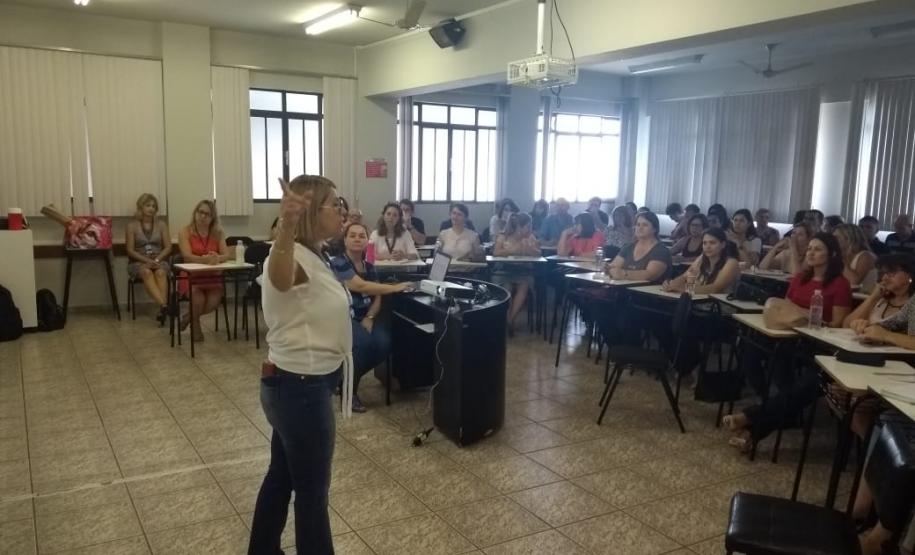 NRE Promove oficinas com pedagogos e gestores