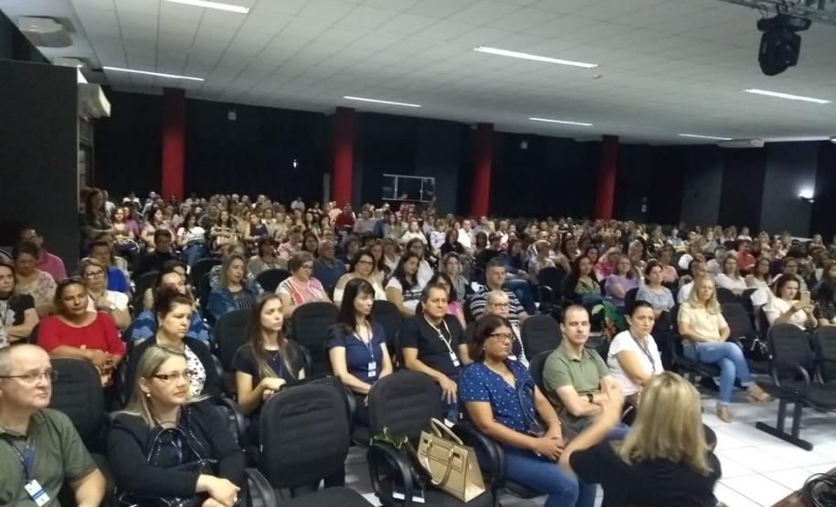 NRE Promove oficinas com pedagogos e gestores