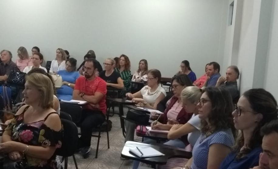 NRE Promove oficinas com pedagogos e gestores