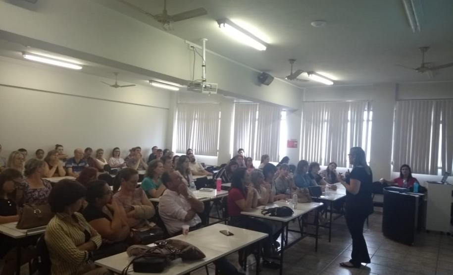 NRE Promove oficinas com pedagogos e gestores