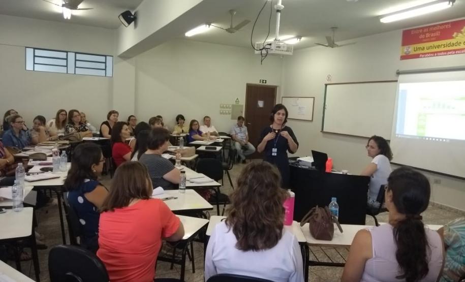 NRE Promove oficinas com pedagogos e gestores